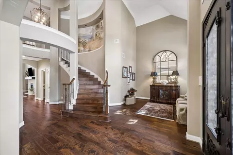 Entry Way - 10102 Kielder Pointe Dr, Spring, TX 77379 photo 2 of 7