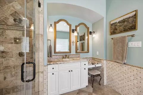 Bath - 10102 Kielder Pointe Dr, Spring, TX 77379 photo 3 of 8