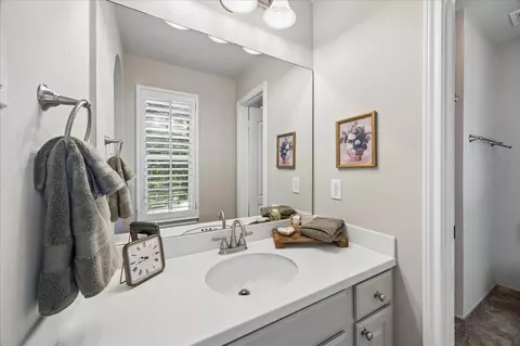 Bath - 10102 Kielder Pointe Dr, Spring, TX 77379 photo 4 of 8