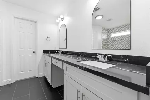 Bath - 5323 Mossgrey Ln, Spring, TX 77373 photo 1 of 4