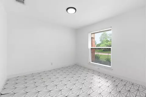 Bedroom - 5323 Mossgrey Ln, Spring, TX 77373 photo 1 of 5