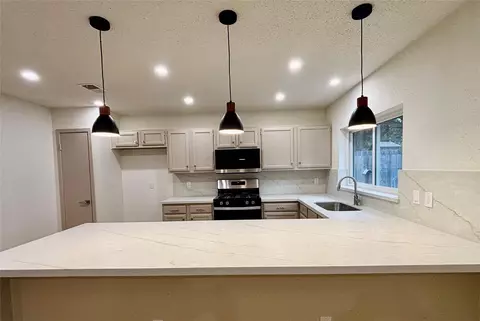 18015 Brooknoll Dr, Houston, TX 77084