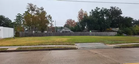 711 E Main St, Humble, TX 77338