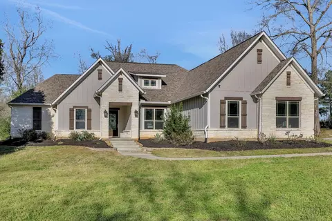 340 Pine Dr, Coldspring, TX 77331