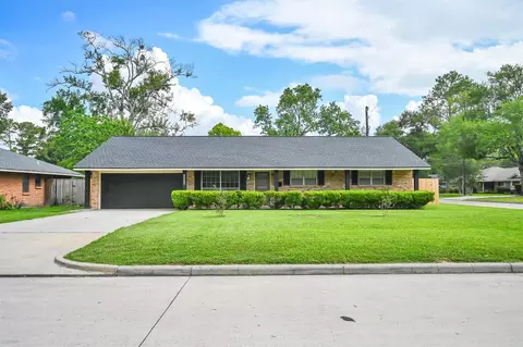 8902 Autauga St, Houston, TX 77080