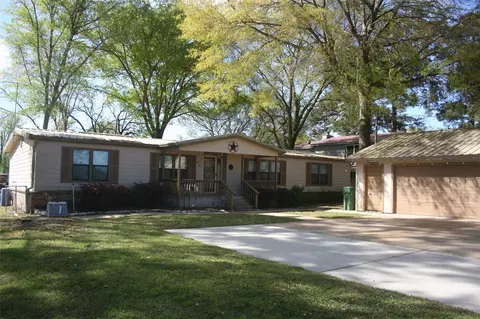 24 Lazy Bend Dr, Huntsville, TX 77320