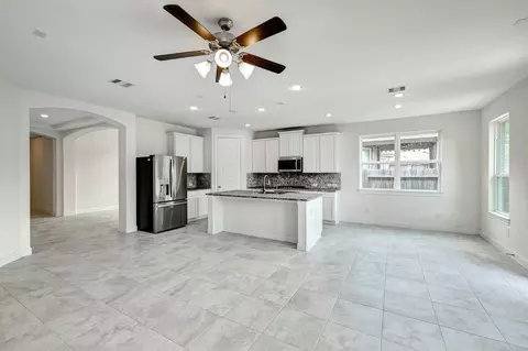 Living - 22610 Cutter Mill Dr, Spring, TX 77389 photo 2 of 3