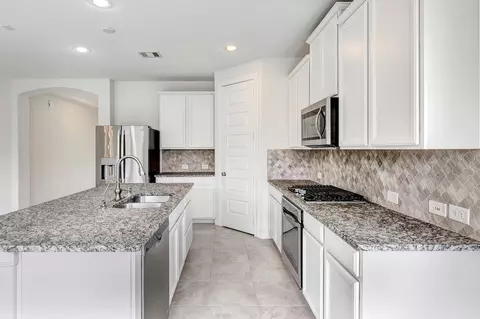 Kitchen - 22610 Cutter Mill Dr, Spring, TX 77389 photo 2 of 3