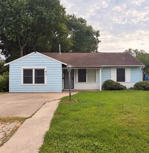 411 S 6th St, La Porte, TX 77571