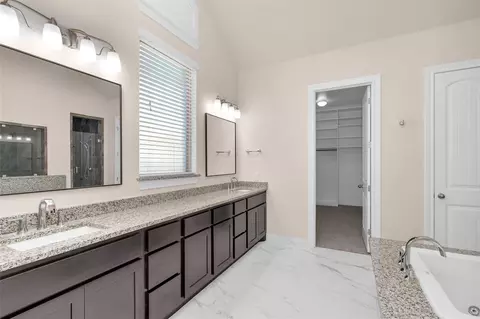 Bath - 20707 Stillhaven Rd, Spring, TX 77379 photo 1 of 4