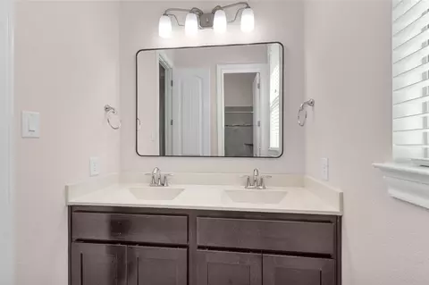 Bath - 20707 Stillhaven Rd, Spring, TX 77379 photo 3 of 4