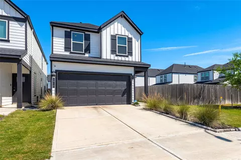 2919 Crown Gate Dr, Houston, TX 77047