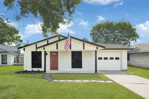 622 N 13th St, La Porte, TX 77571