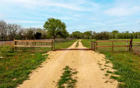 Tbd Fm-154, Muldoon, TX 78949