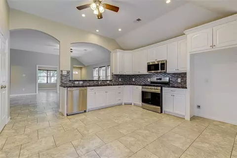 Kitchen - 1438 Meadowhigh Ln, Spring, TX 77373 photo 4 of 6