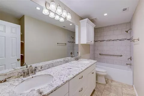 Bath - 1438 Meadowhigh Ln, Spring, TX 77373 photo 2 of 4