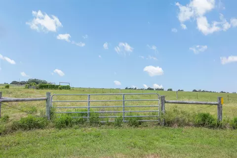 000 Krause Rd, Round Top, TX 78954