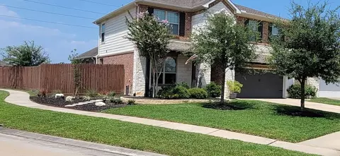 24734 Emerald Pool Falls Dr, Tomball, TX 77375