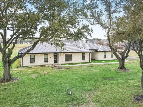 4002 Dixie Farm Rd, Pearland, TX 77581