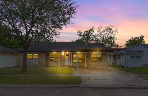 2704 Sweetgum St, Pasadena, TX 77502