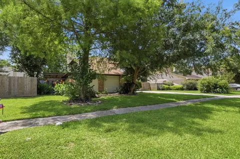 2315 Hampton Rd, League City, TX 77573