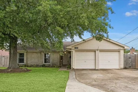 11334 Sagehill Dr, Houston, TX 77089