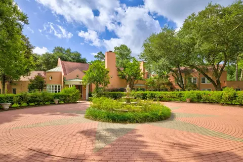 35 W Rivercrest Dr, Houston, TX 77042