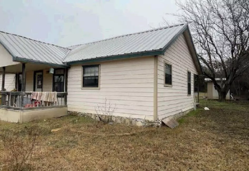 Exterior - 6554 S Highway 144, Glen Rose, TX 76043 photo 3 of 5