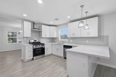 7826 Twin Hills Dr, Houston, TX 77071