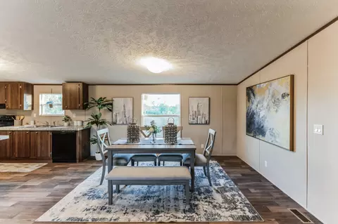 135 Frio Estates Dr, Moore, TX 78057