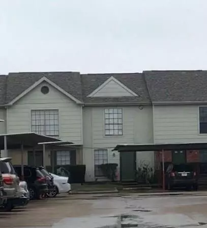 8714 Village Of Fondren Dr, Houston, TX 77071