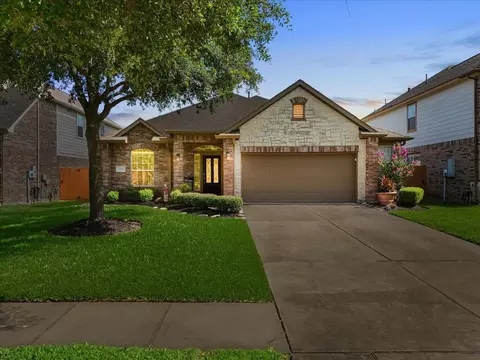 2875 Torano Cir, League City, TX 77573