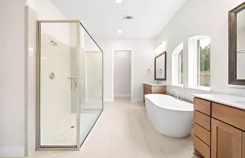 Bath - 16352 Donen Ave, Conroe, TX 77302 photo 1 of 7