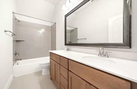 Bath - 16352 Donen Ave, Conroe, TX 77302 photo 6 of 7