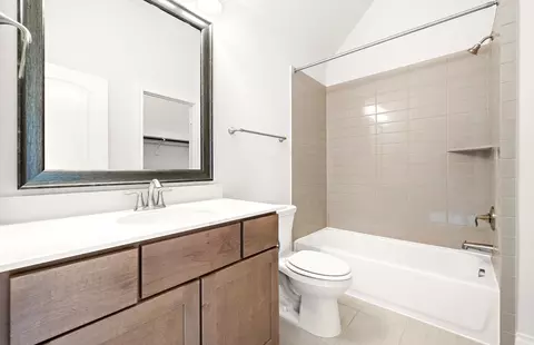 Bath - 16352 Donen Ave, Conroe, TX 77302 photo 5 of 7