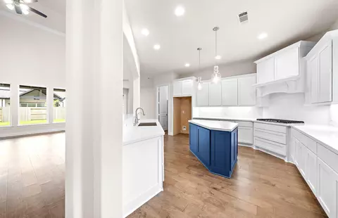 Kitchen - 16352 Donen Ave, Conroe, TX 77302 photo 4 of 5