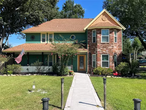 602 Renaldo St, Dickinson, TX 77539