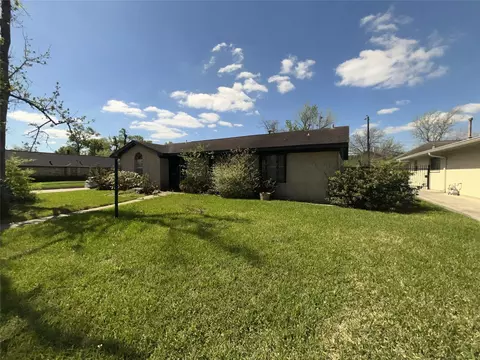 8103 Royalwood Dr, Houston, TX 77049