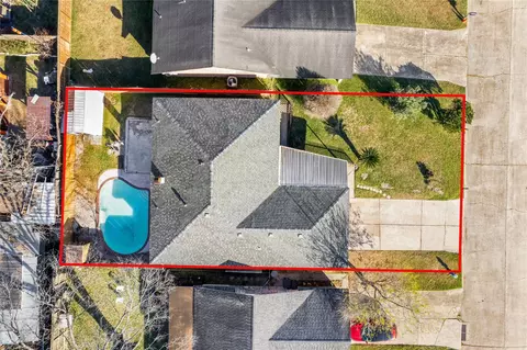 12411 Drifting Winds Dr, Houston, TX 77044