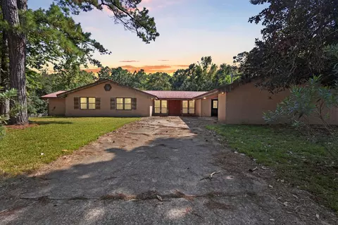 303 W Stringer St, Kirbyville, TX 75956