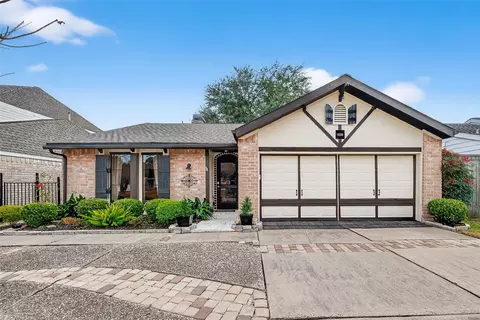 11939 Brook Meadows Ln, Stafford, TX 77477