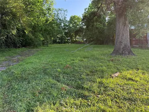 5307 Willow Glen Dr, Houston, TX 77033