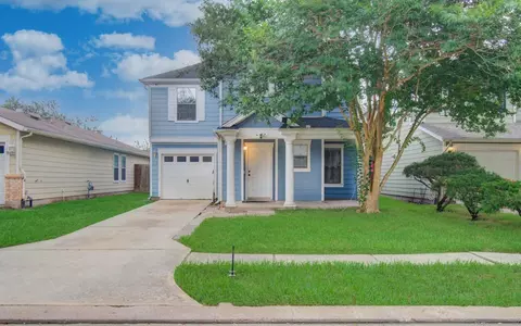 9915 Victoria Grove Ln, Houston, TX 77075