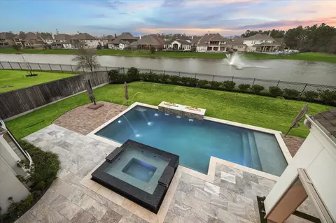 6806 E Warwick Lake Ln, Spring, TX 77389