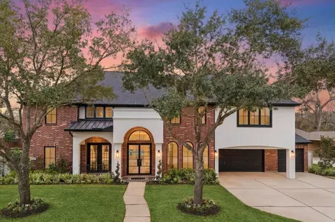 7714 Long Shadows Dr, Sugar Land, TX 77479