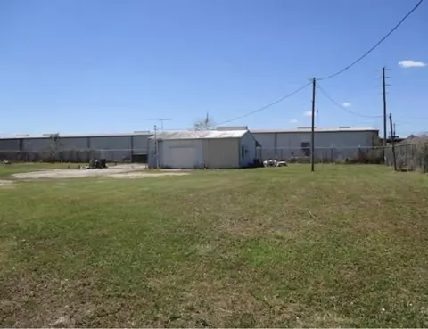 4 County Road 102, Bay City, TX 77414