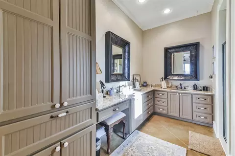 Bath - 345 Mccove, Onalaska, TX 77360 photo 8 of 9