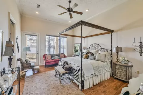 Bedroom - 345 Mccove, Onalaska, TX 77360 photo 2 of 7