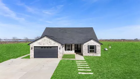 17237 Hughes Rd, Guy, TX 77444 photo 1