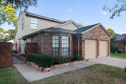 7760 High Village Dr, Houston, TX 77095